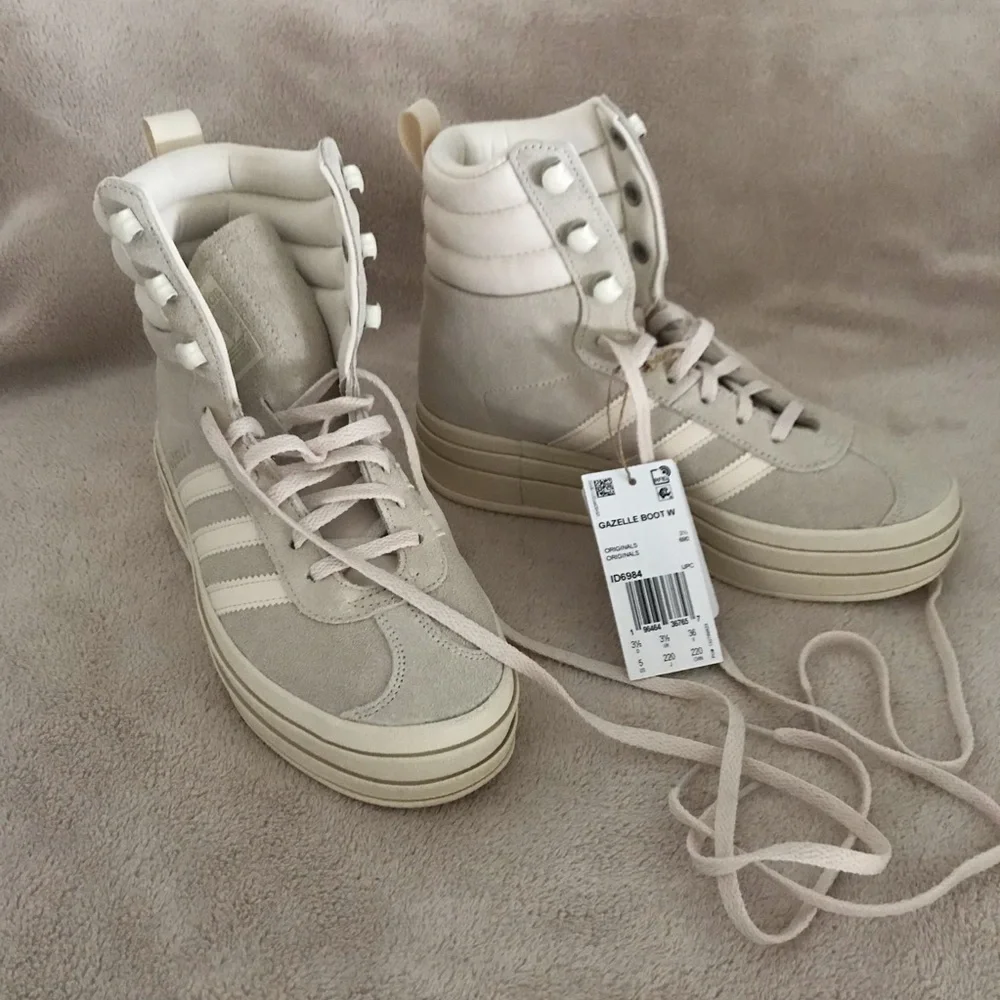Women’s 5 ADIDAS Gazelle Wonder White High Top Lace Up Platform Sneaker Boot NWT - Picture 2 of 16